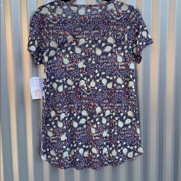 NWT Lularoe Classic T Print Shirt XS - Picture 6 of 6